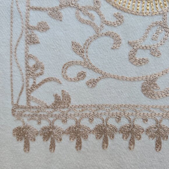 NWOT Ivory Scarf with Gold Embroidery Indian Bollywood Paisley Chain Link - Picture 8 of 14